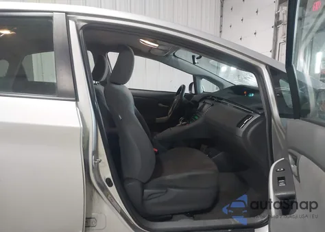 2010 Toyota Prius Iii z USA, uszkodzony, nr VIN JTDKN3DU1A0202047